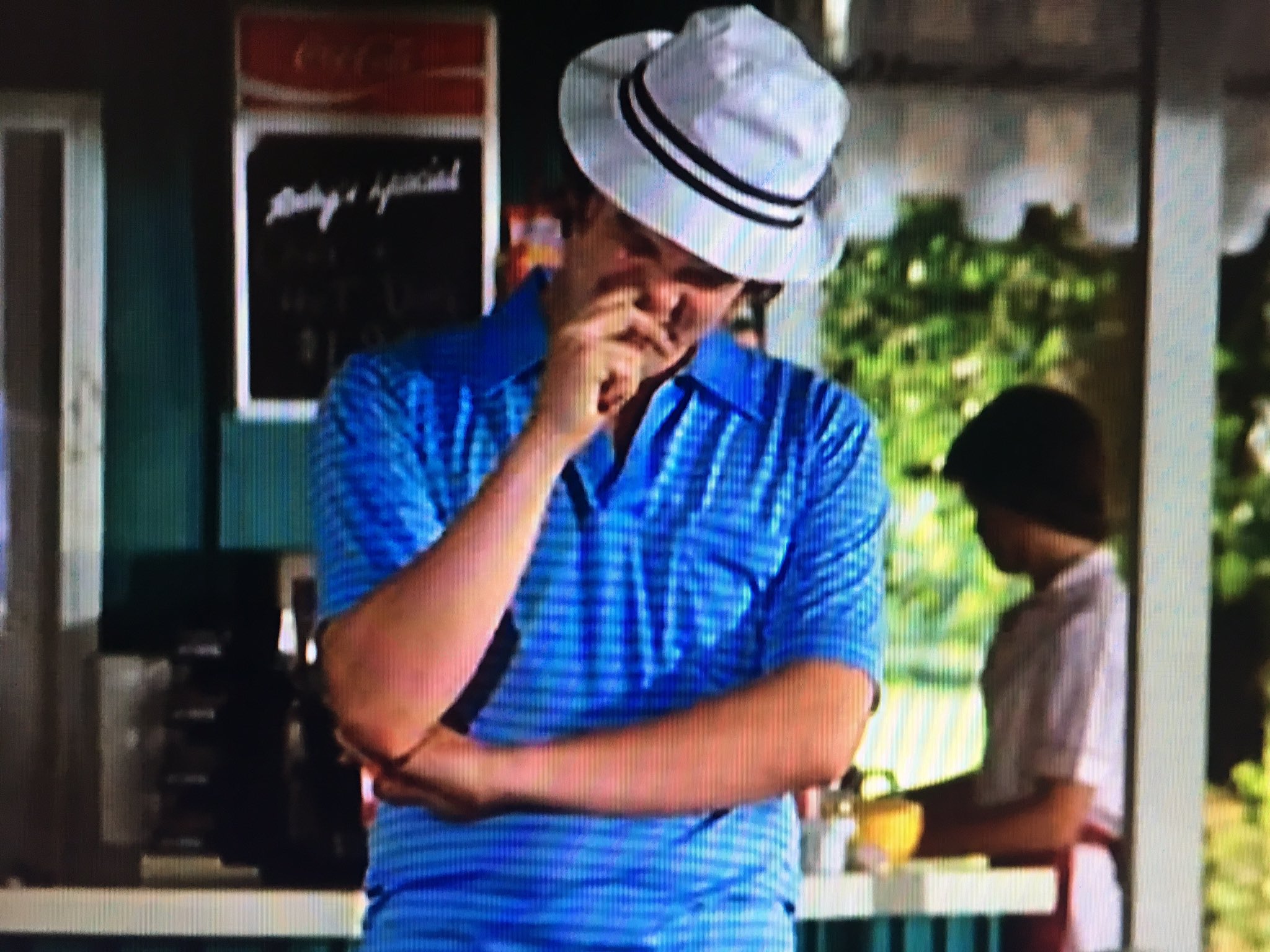 CuMH48_WgAAjTbE.jpg:large