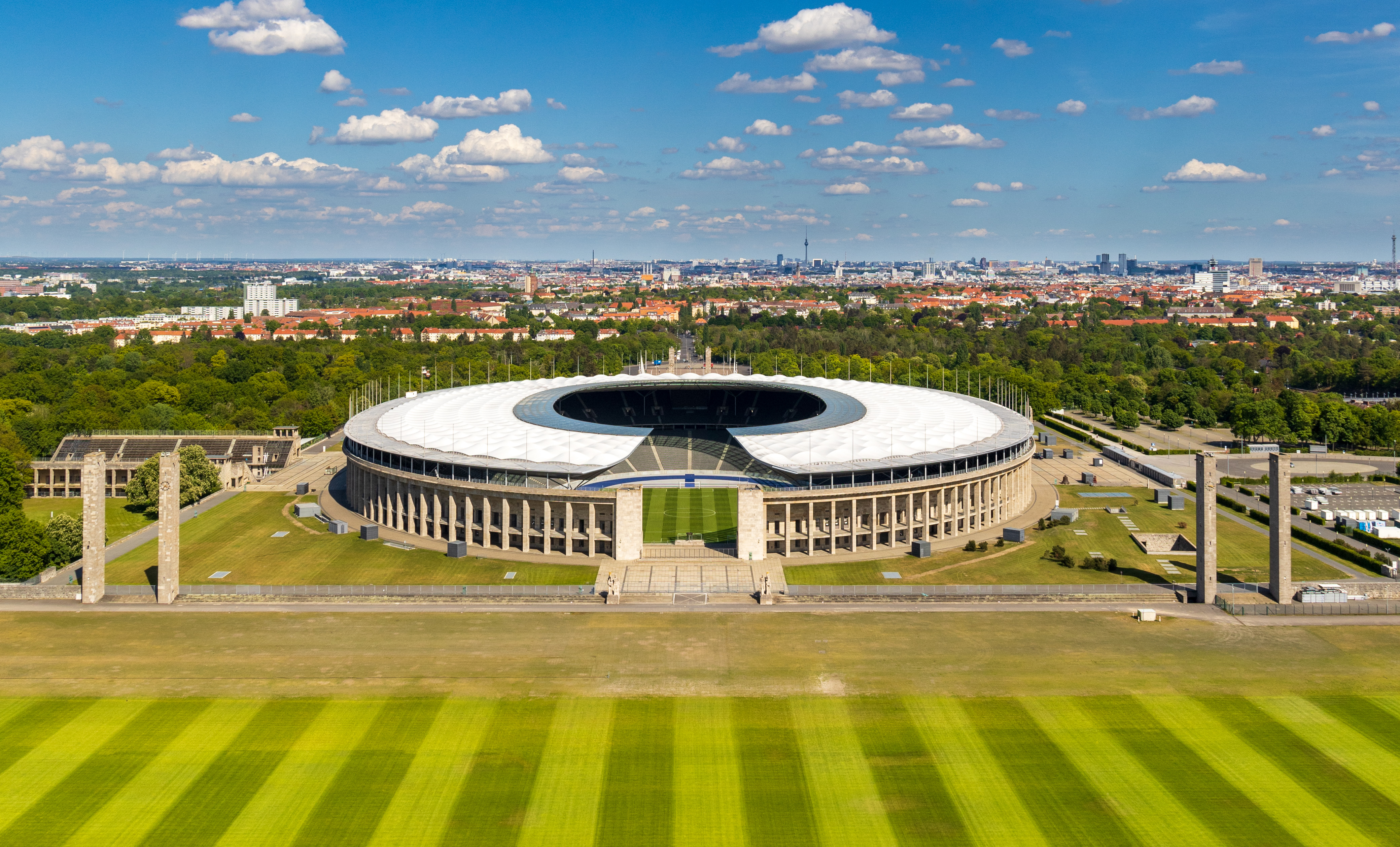 Olympiastadion_Berlin-Marathontor-msu-2020-3139.jpg