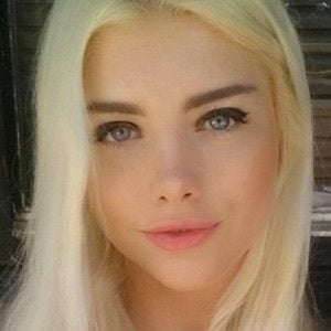www.famousbirthdays.com