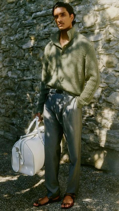 This contains an image of: 