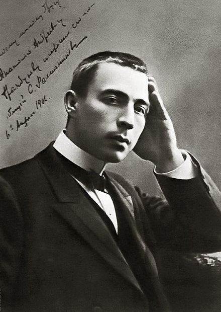 440px-Rachmaninoff_1906.jpg