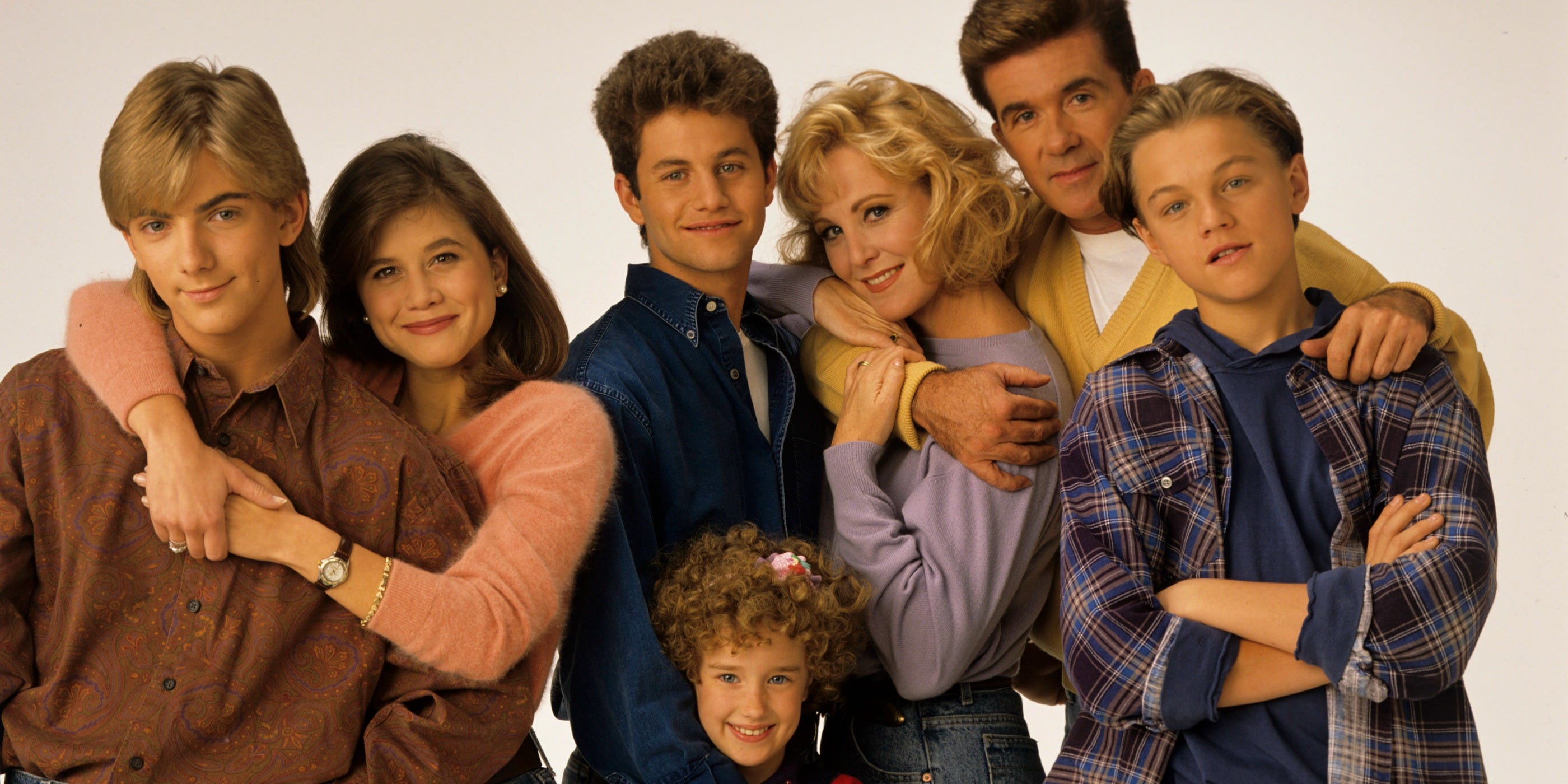 1445282318-growing-pains-cast-2-1.jpg