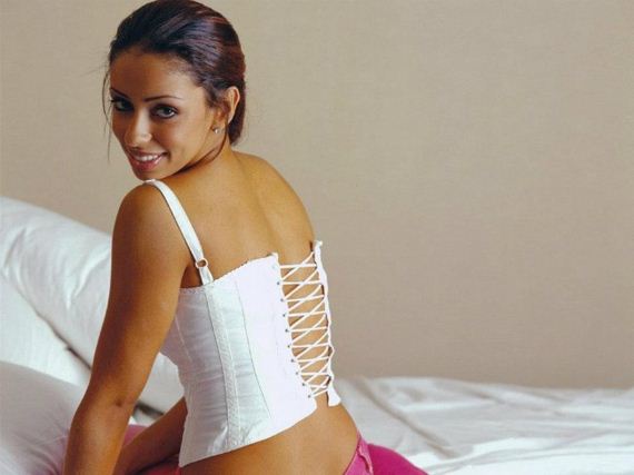 05-mya-singer.jpg