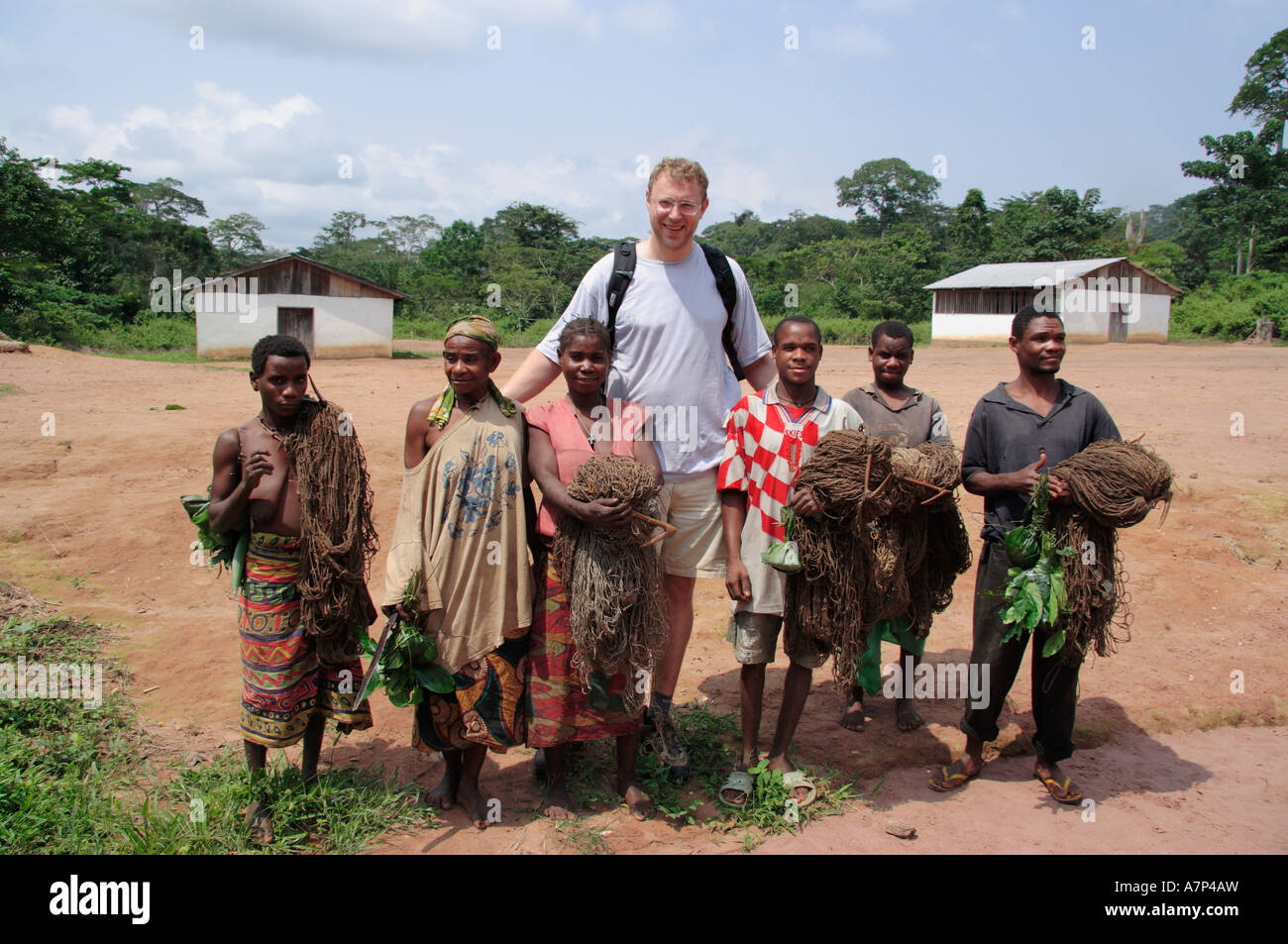 baaka-pygmies-sw-central-african-republic-A7P4AW.jpg