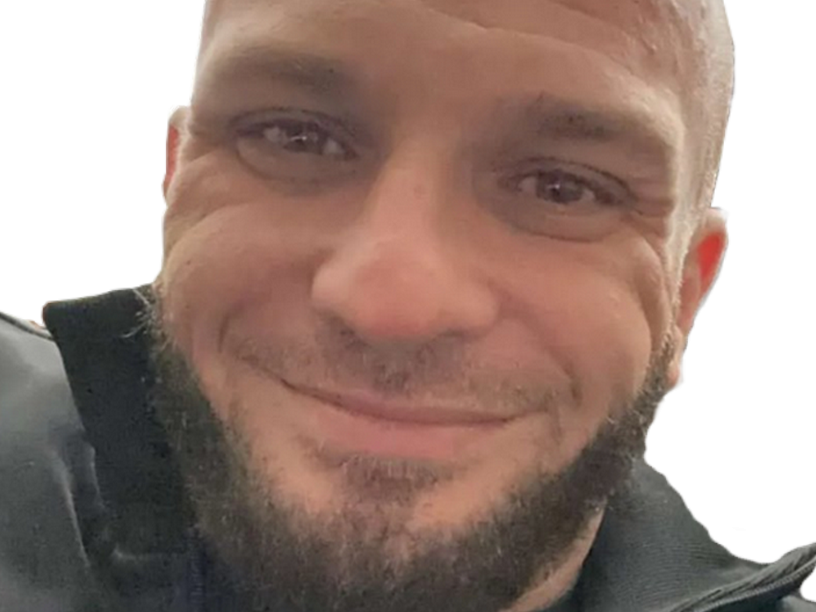 1664474236-bassem-sourire-zoom.png