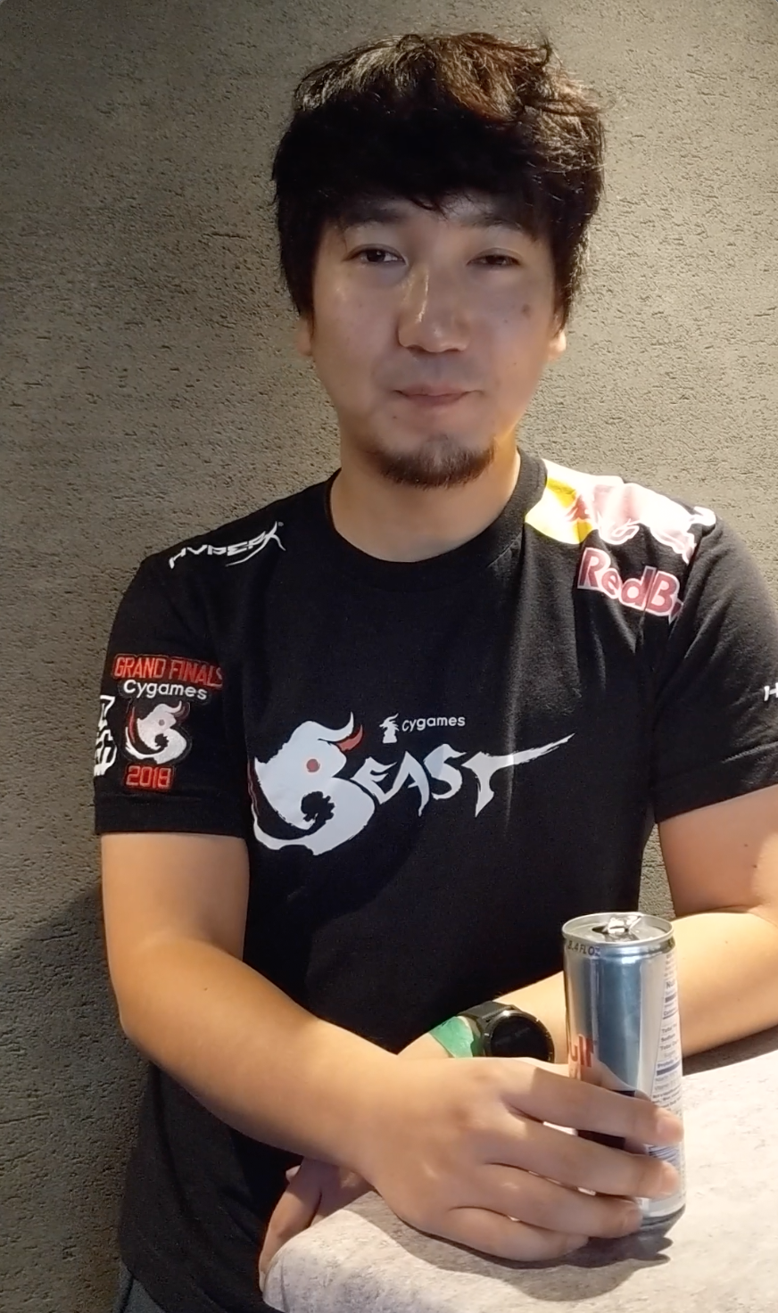 Daigo_Umehara_at_Capcom_Cup_2018.png