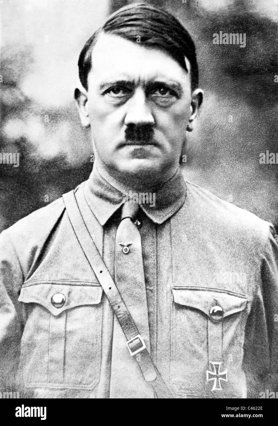 adolf-hitler-1933-C4622E.jpg