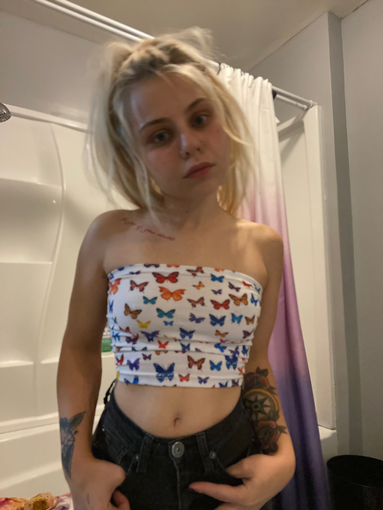 Ee1N4GbXgAA24u-.jpg:large