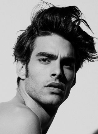 Orgullosa de que el modelo Español Jon Kortajarena sea uno de los modelos  masculinos+cotizados de la historia!!!