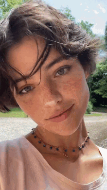 gio-giovanna-scotti-italienne-clov-rocketter-caserne.gif