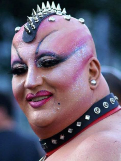 2a5febe410427d21314af8f55ca557a8--strange-people-boy-george.jpg