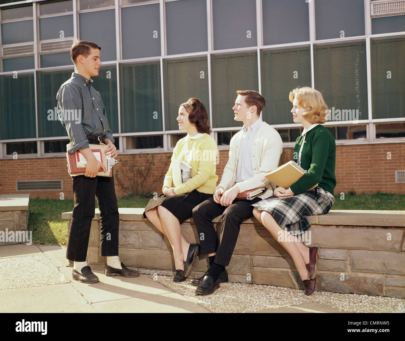 1960-1960s-cheltenham-high-school-students-books-learning-boys-girls-CMRNW5.jpg