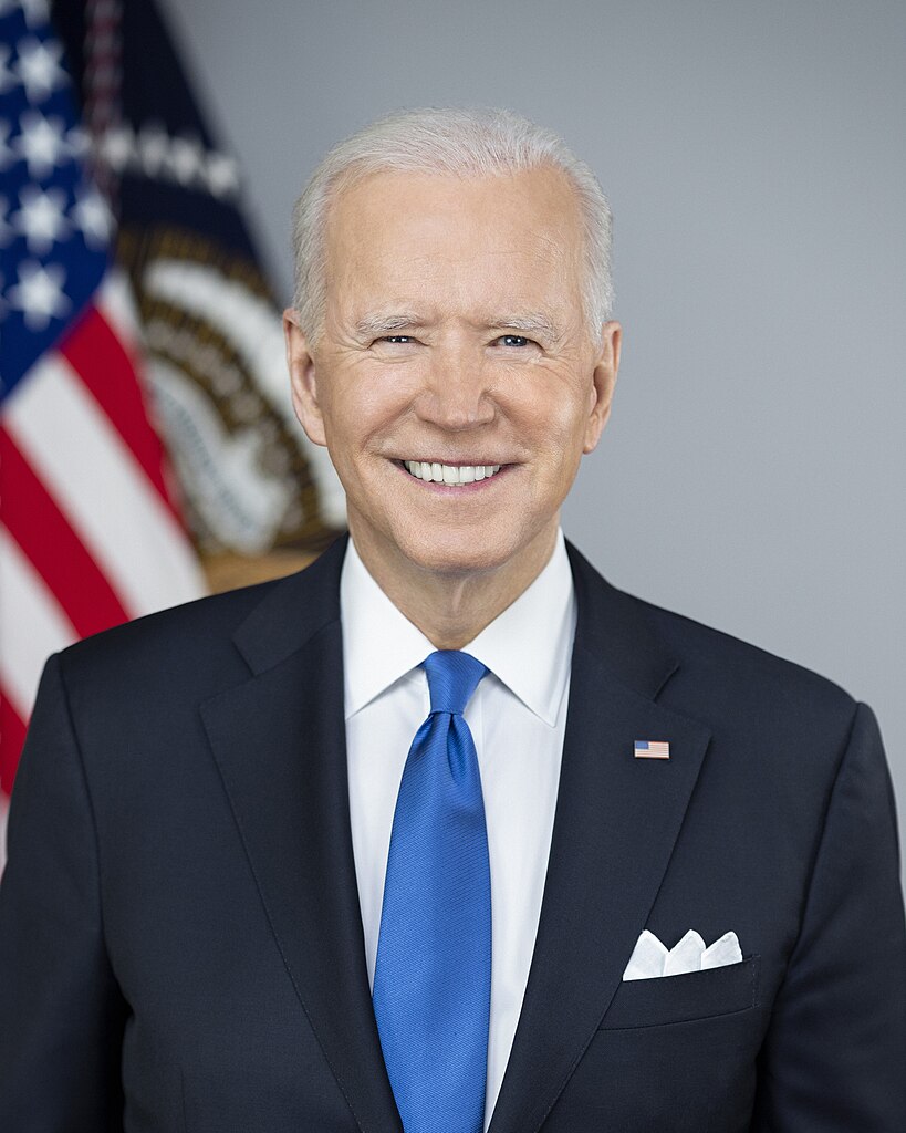 819px-Joe_Biden_presidential_portrait.jpg