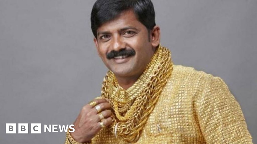 India 'gold man' battered to death - BBC News