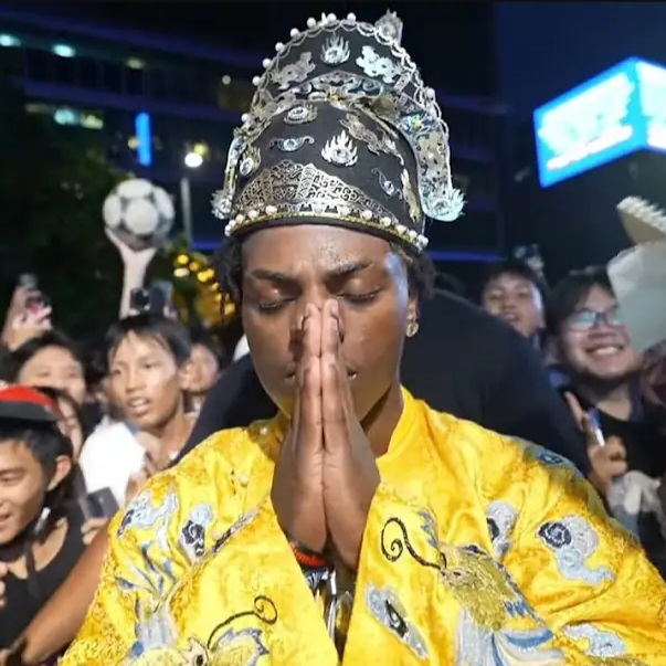 ishowspeed praying in vietnam Blank Template - Imgflip