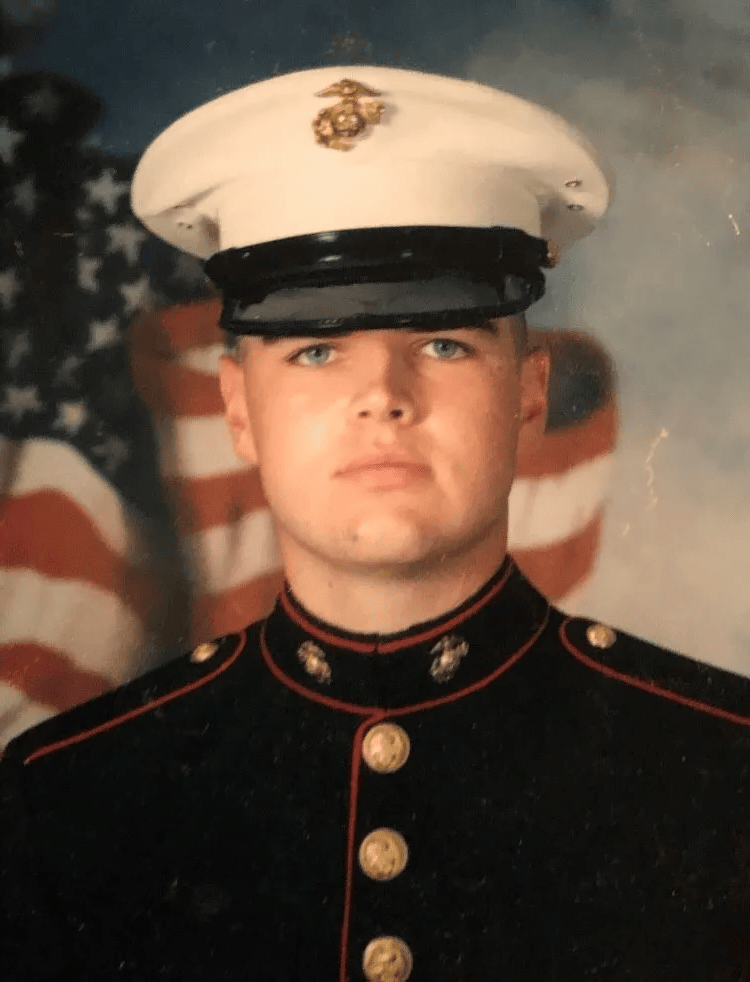 J.D._Vance_-_U.S._Marine_Corps_Portrait.png