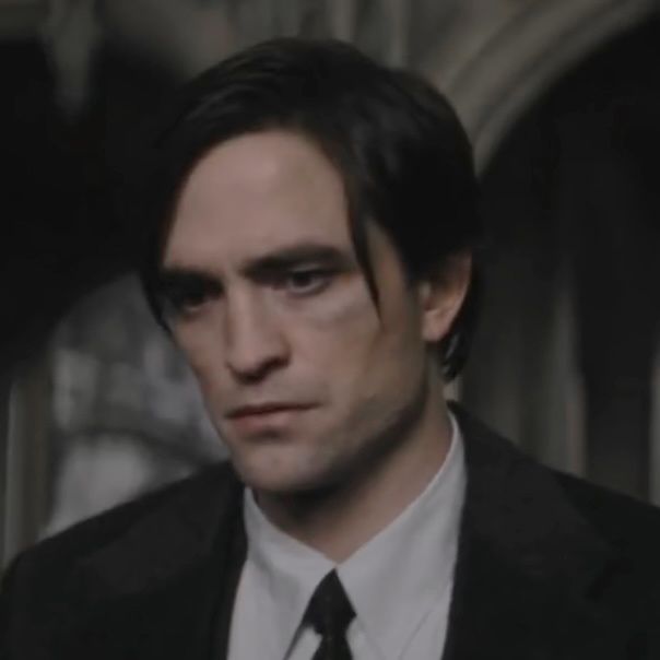 bruce wayne robert pattinson icon | Robert pattinson, Batman movie, Bruce  wayne