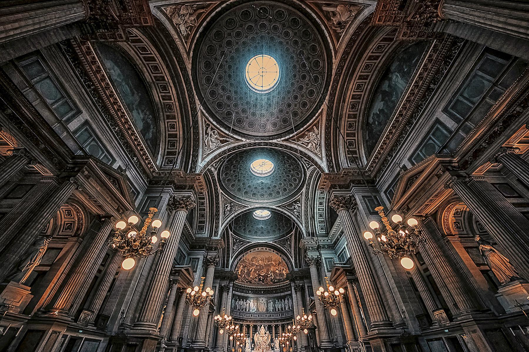 BestChurchesInParis__HERO_iStock-850125912.jpg