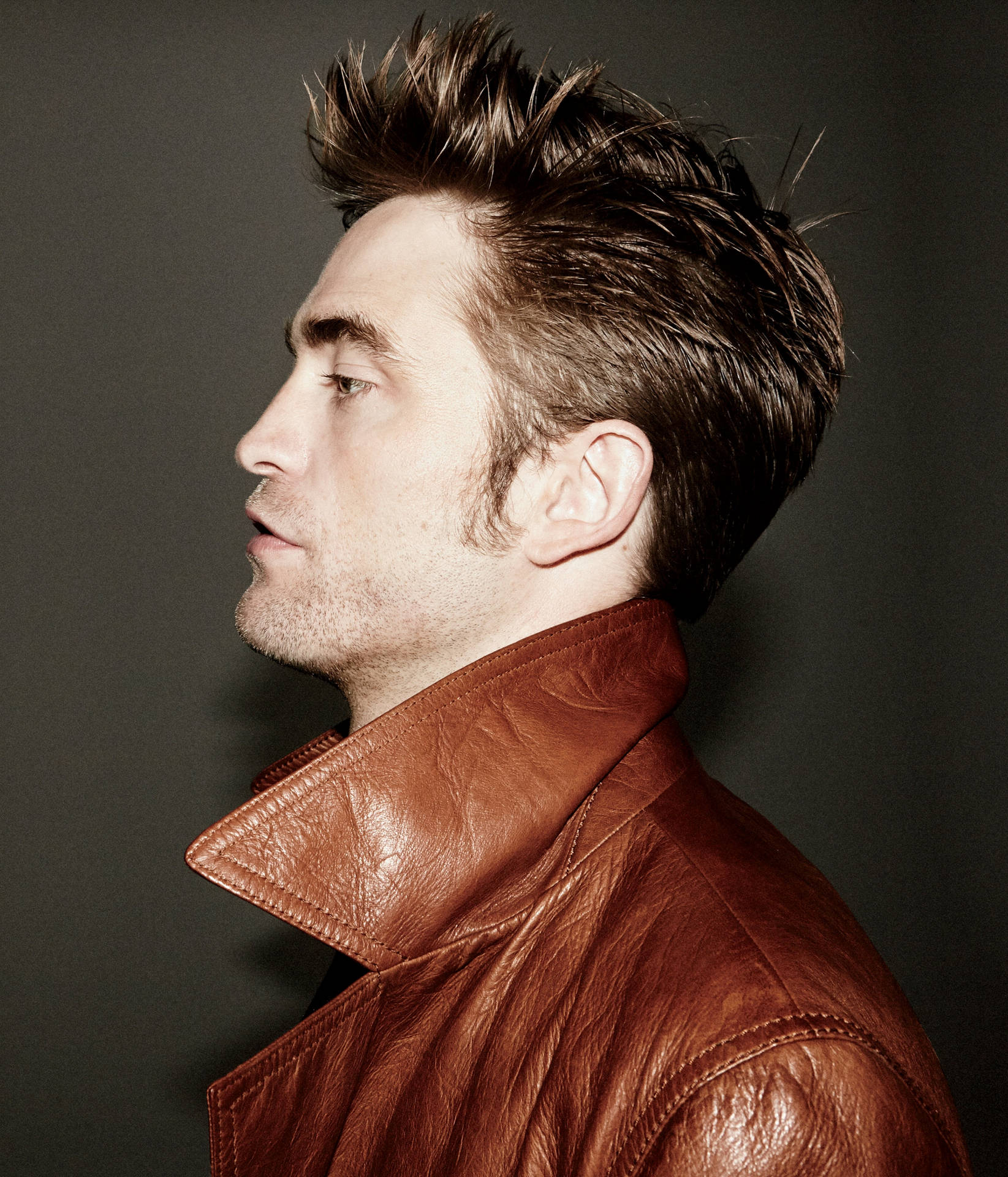 Robert Pattinson Side Profile Wallpaper | WallpapersOK