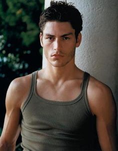 211ab7c187e7a3bf64eabd313d6e3b14--attractive-men-bad-boys.jpg