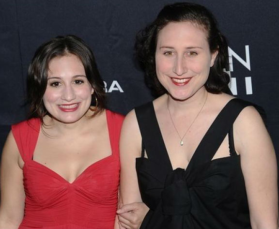 lucy-chet-devito-with-her-sister-grace-devito-2.jpg