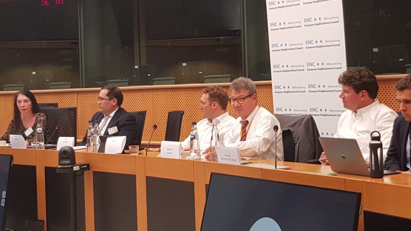 www.euractiv.com