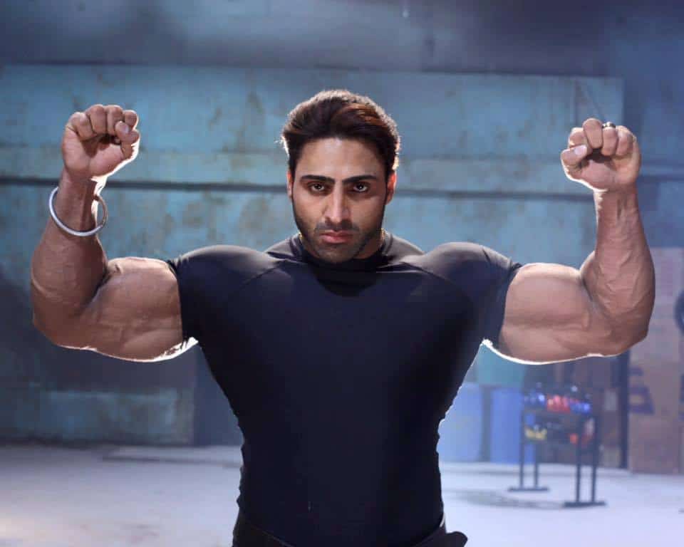 Varinder-Ghuman-Biceps.jpg