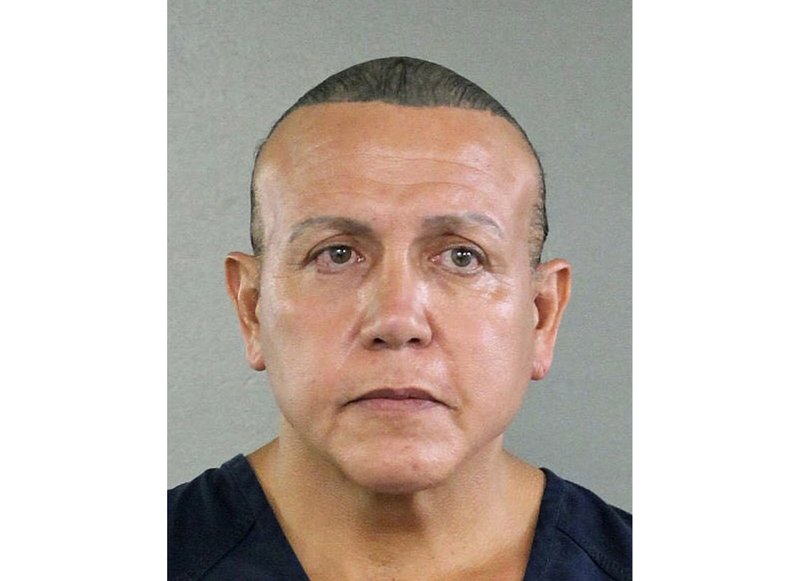 Man who sent pipe bombs to Clinton, CNN faces sentencing