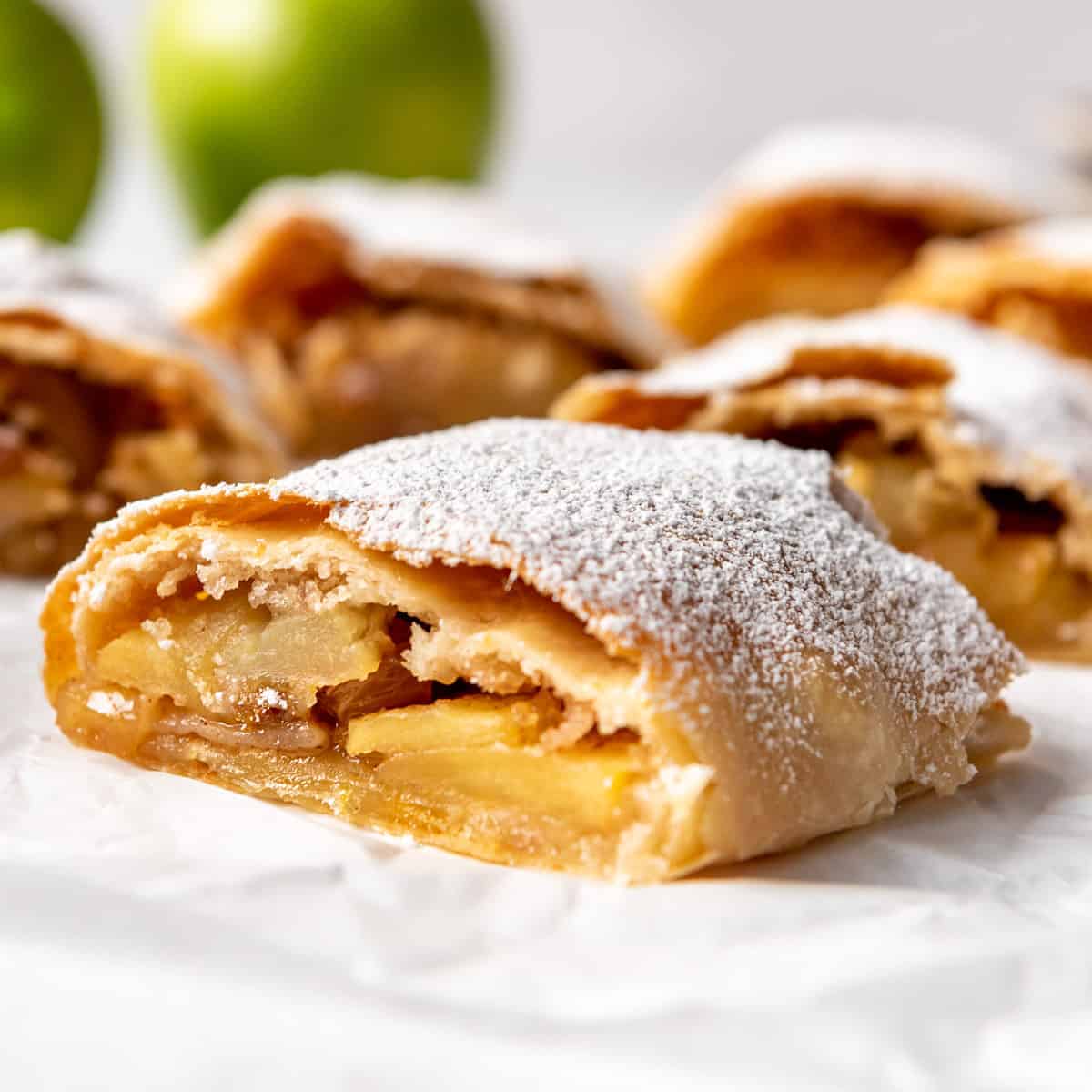 Apple-Strudel-Apfelstrudel-Square-1.jpg