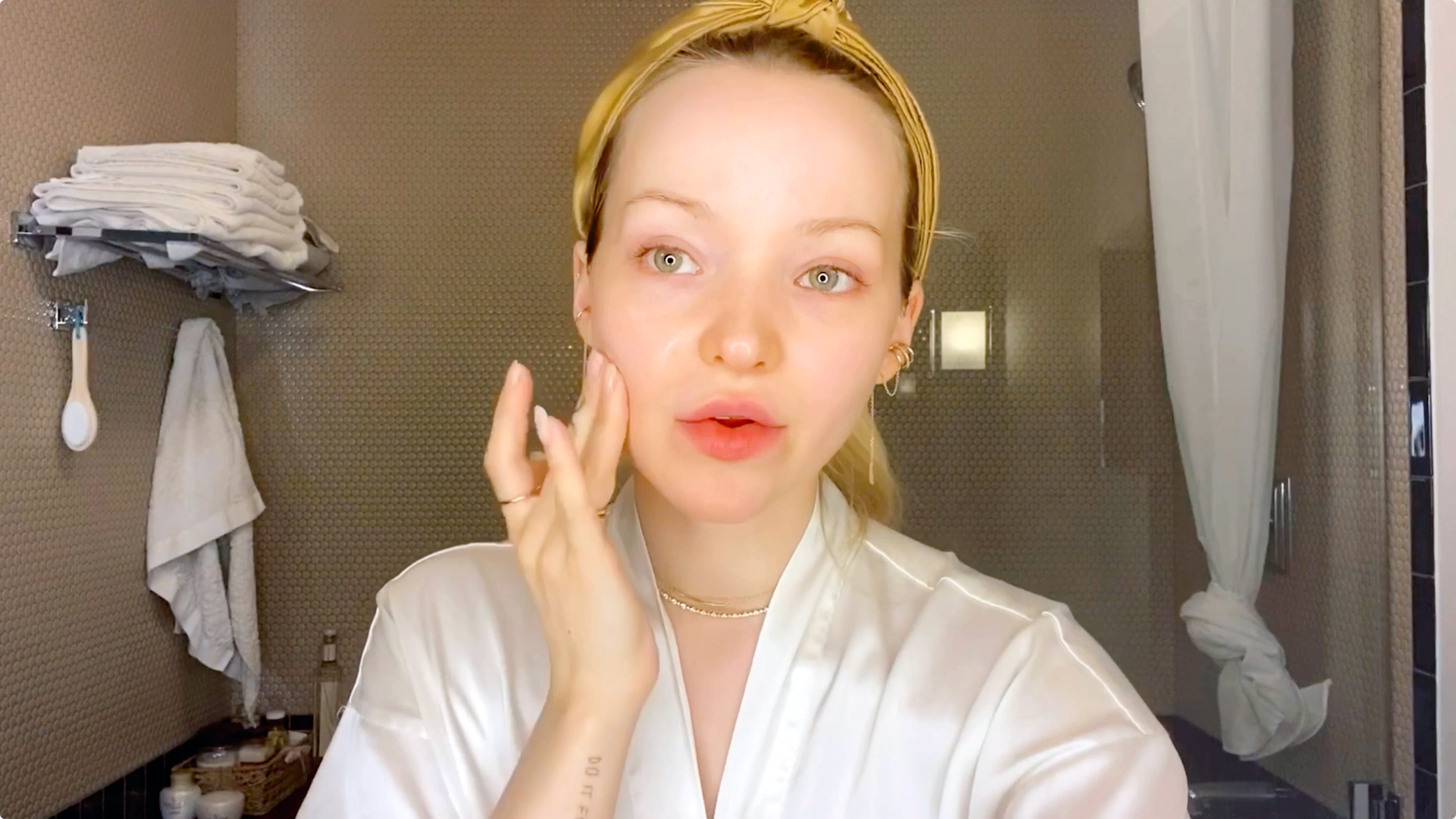 dovecameron-1588961594.jpg