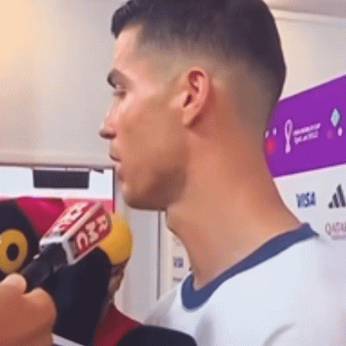 ronadlo-side-eye-ronaldo.gif