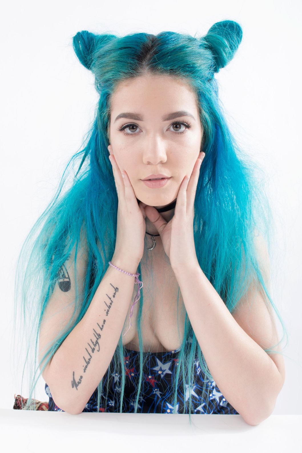 0d437e6289aa81b897ef11b2df4e12002c-24-girl-bands-halsey.2x.h793.w529.jpg