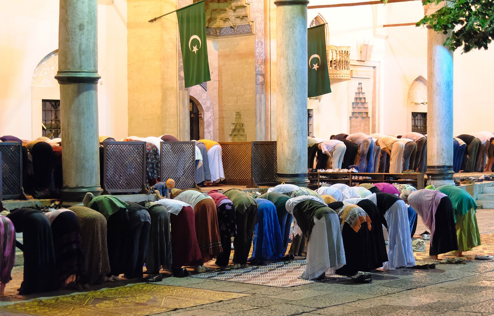 Muslims-Gazi-Husrev-Bey-Mosque-Sarajevo-Bos-Her.jpg