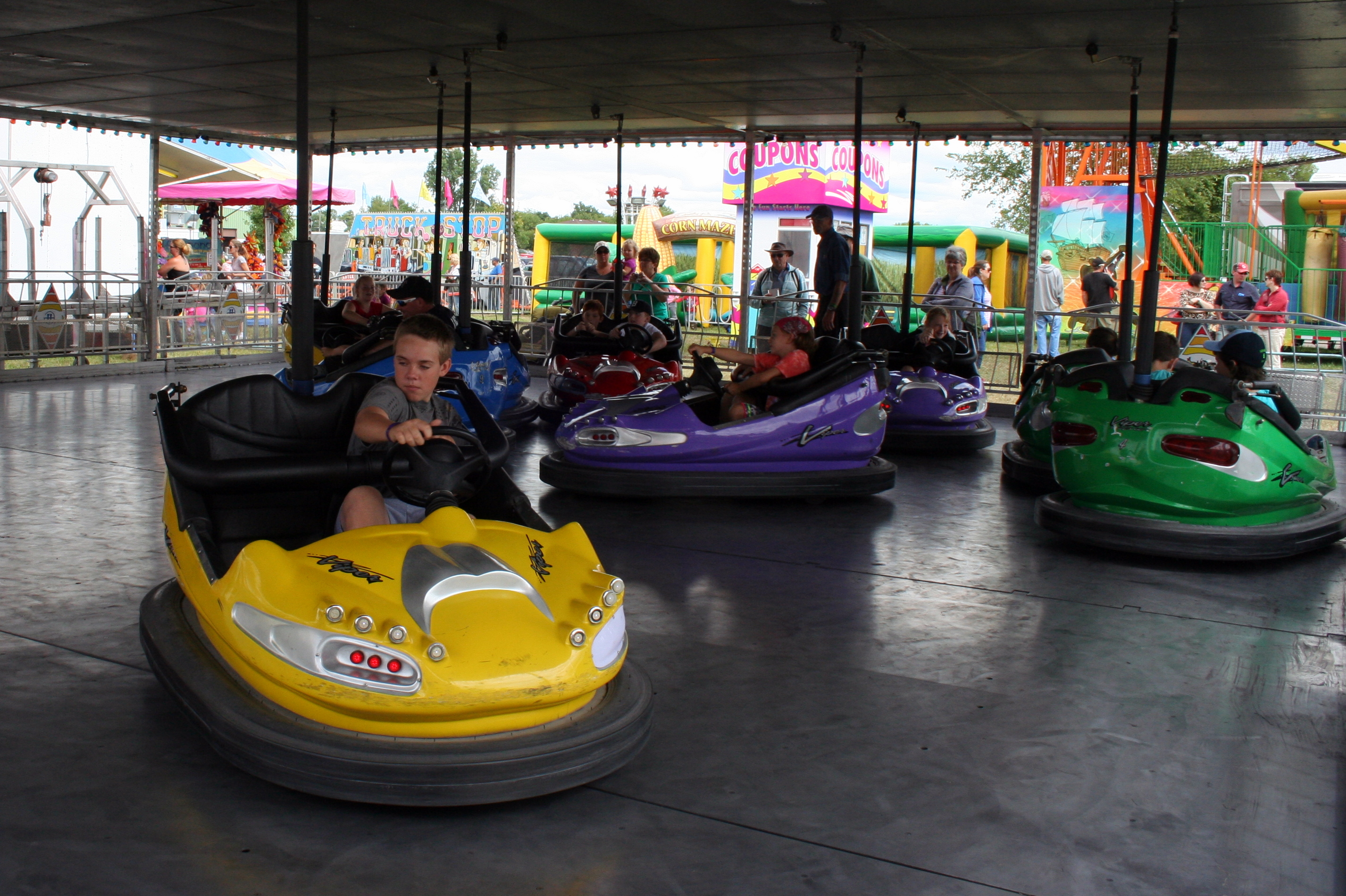 Bumper_Cars_9944_%2814762891777%29.jpg