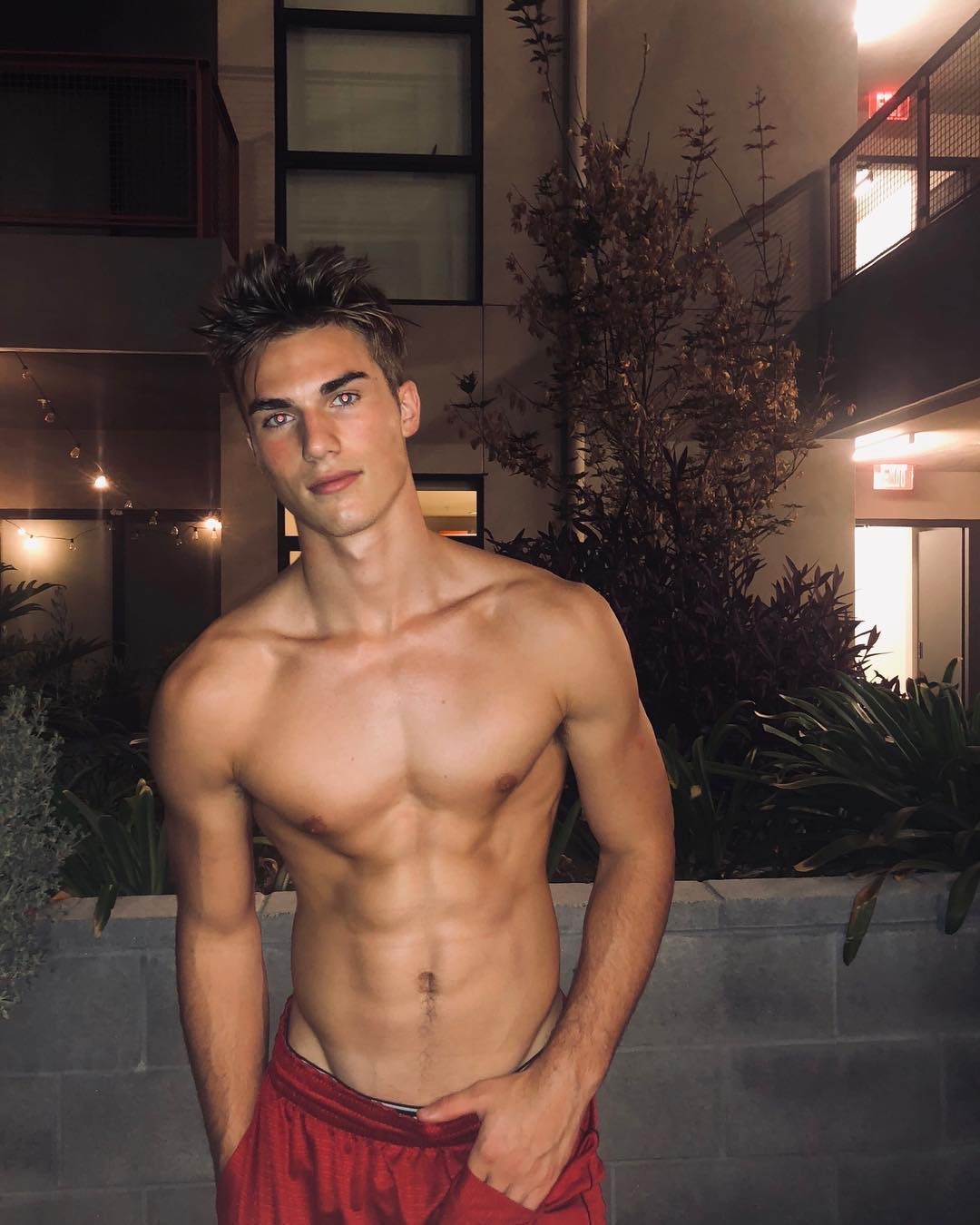 tumblr_pldachw7JB1tlvx6ho1_1280.jpg