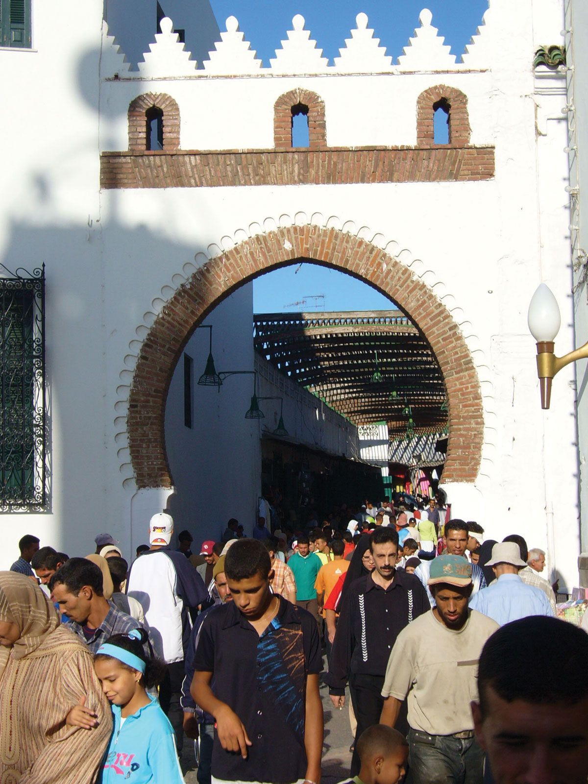 gate-Bab-al-Rouah-Tetouan-medina-Mor.jpg