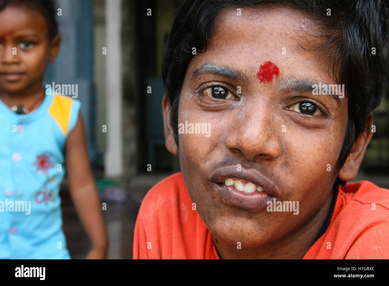 chennai-india-circa-august2008-two-unidentified-hindu-children-with-H7GBXE.jpg