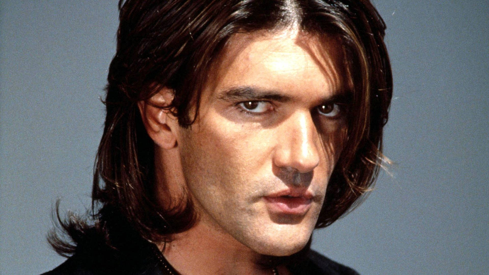 antonio-banderas-desperado-1995-film-5gexq7a3hdngtd5j.jpg