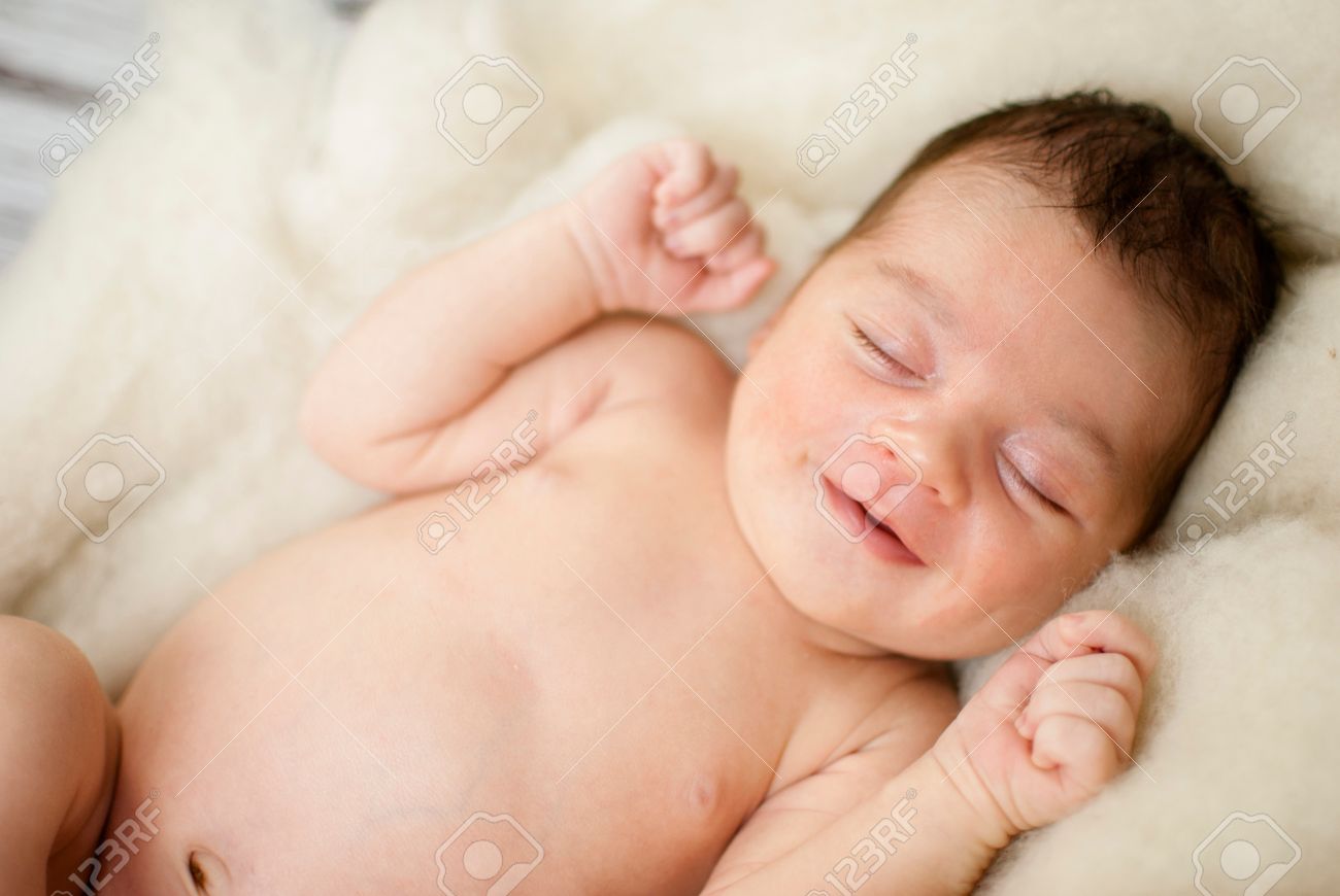 32094872-little-newborn-caucasian-baby-boy-20-days.jpg