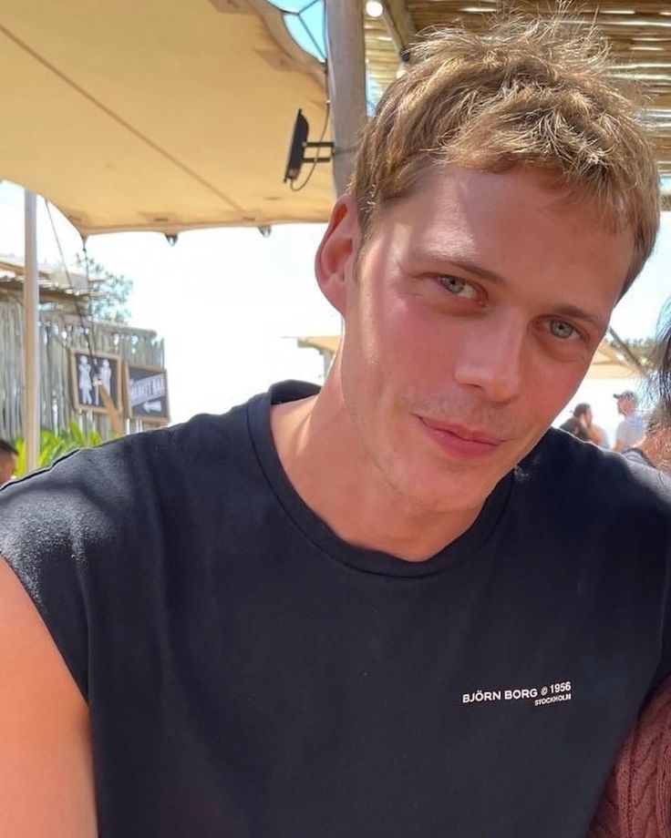 NEW: Okay so I'm hyperventilating. HE'S BLONDE HELP 📸Credits:  @sharfaadavids