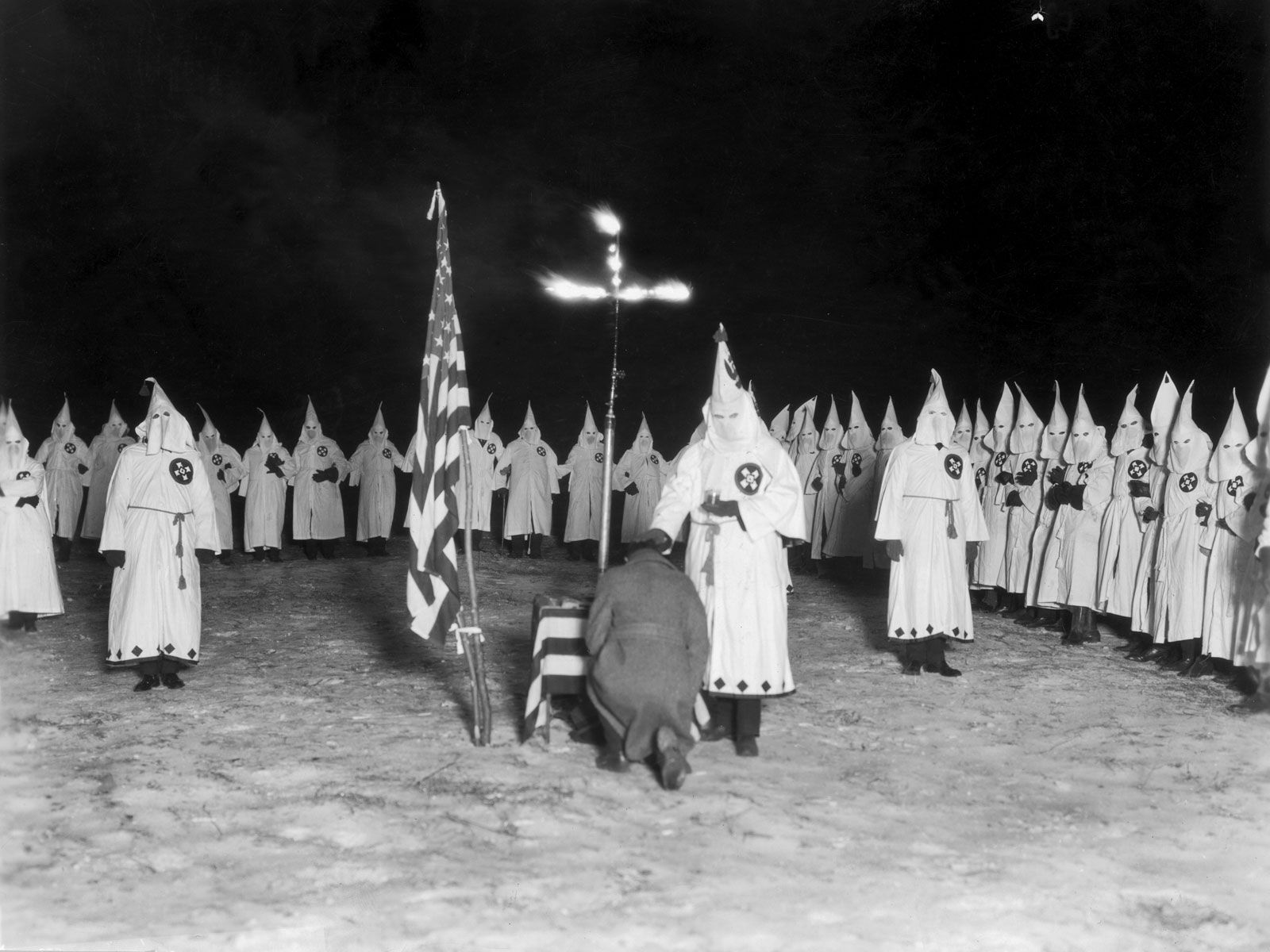 initiation-ceremony-Ku-Klux-Klan.jpg