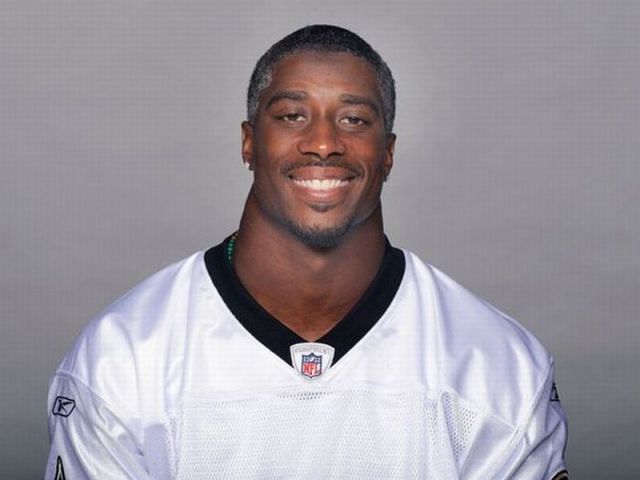 nfl_necks_640_02.jpg