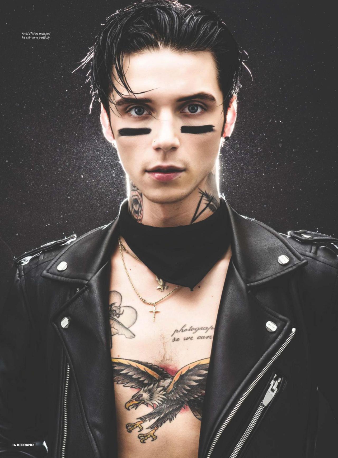 Andy-Biersack-andy-sixx-40987716-1280-1737.jpg