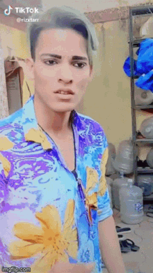 tenor.gif