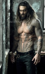 AQUAMAN 2018 SHIRTLESS JASON MOMOA EYES THAT CAPTURE THE SOUL ...