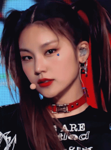 yeji-itzy.gif