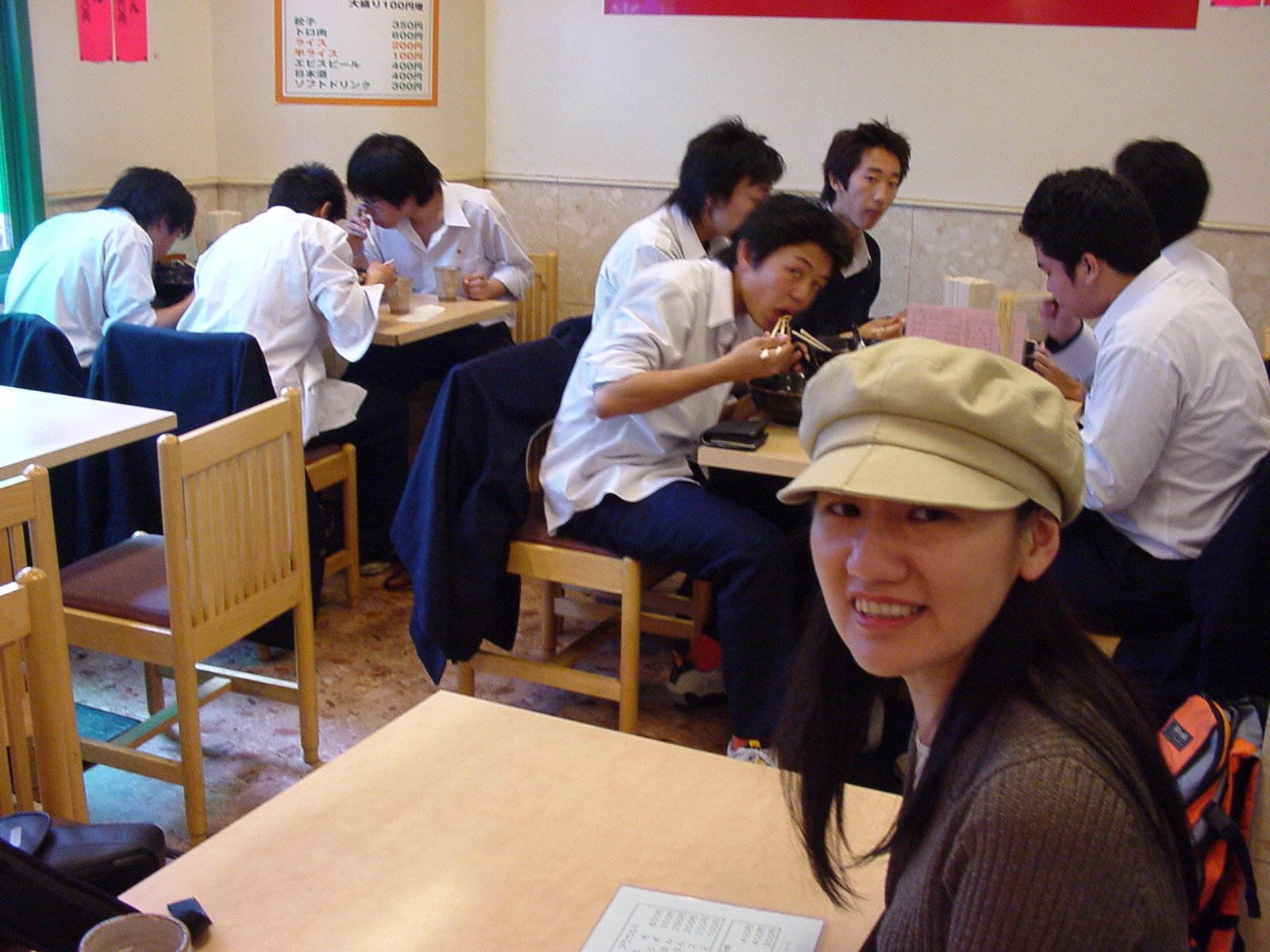 High_school_students_eating_Ramen.JPG