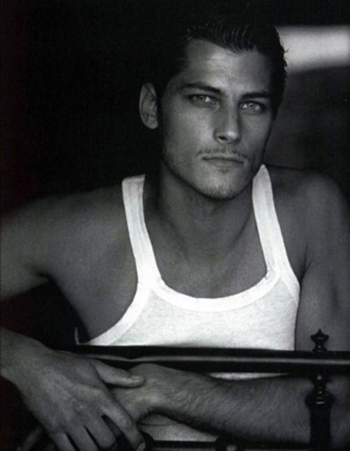 6bb49ddc6ff55ab41323cebf01c1fd30--atesh-salih-pretty-men.jpg