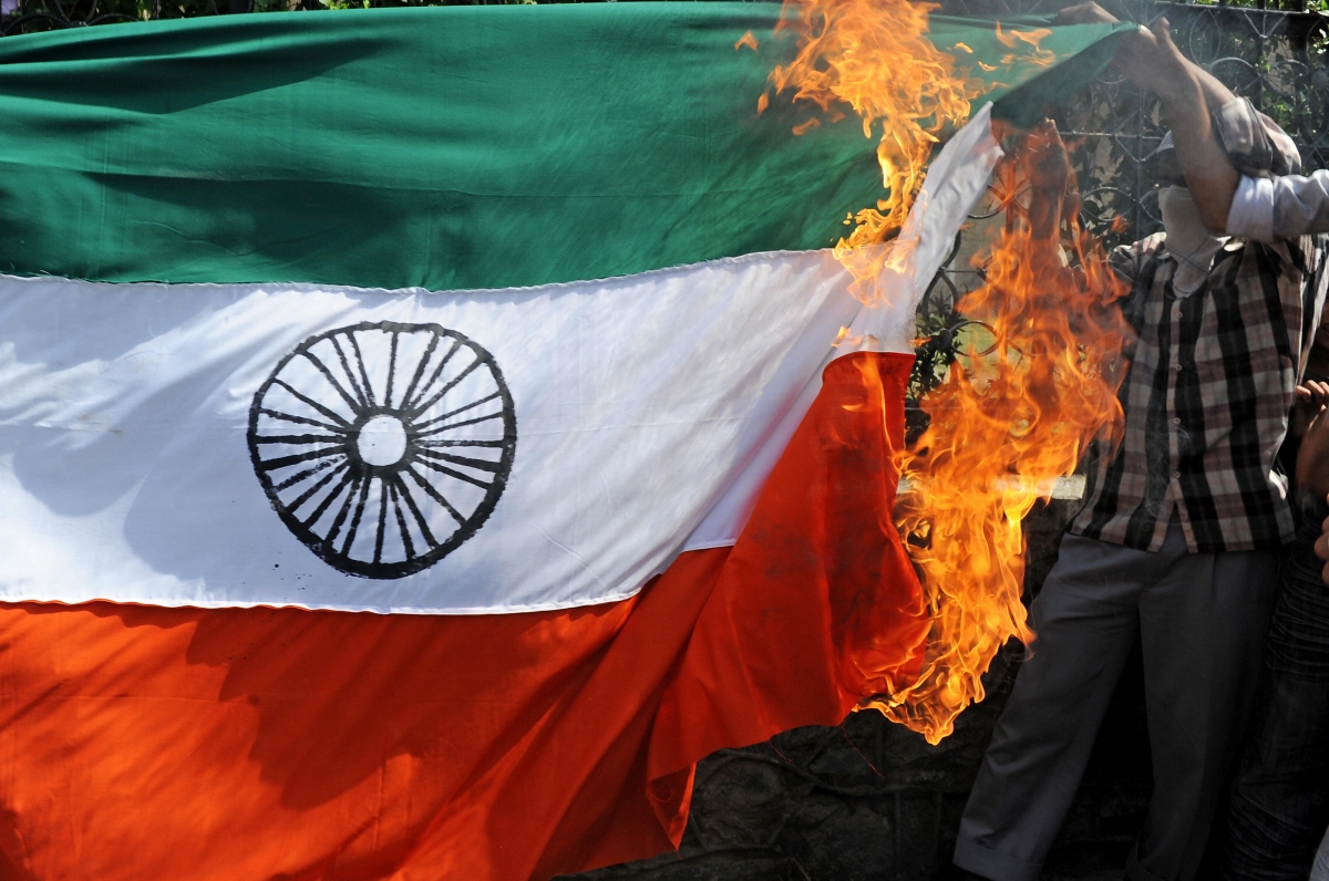 india-flag-burn.jpg