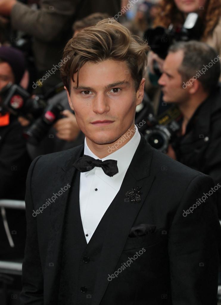 depositphotos_121624964-stock-photo-model-oliver-cheshire.jpg